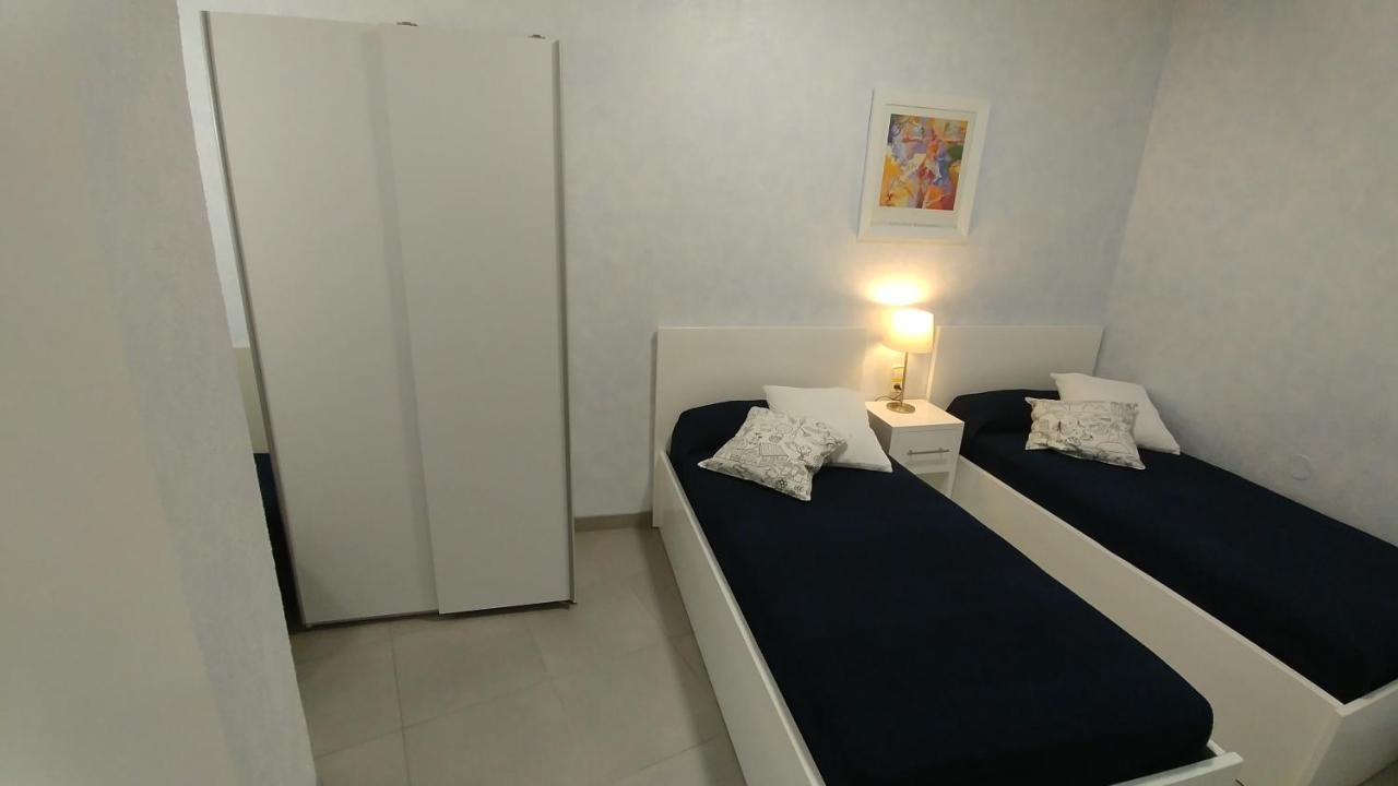 Apartament Oasis B3 Roses Exterior foto